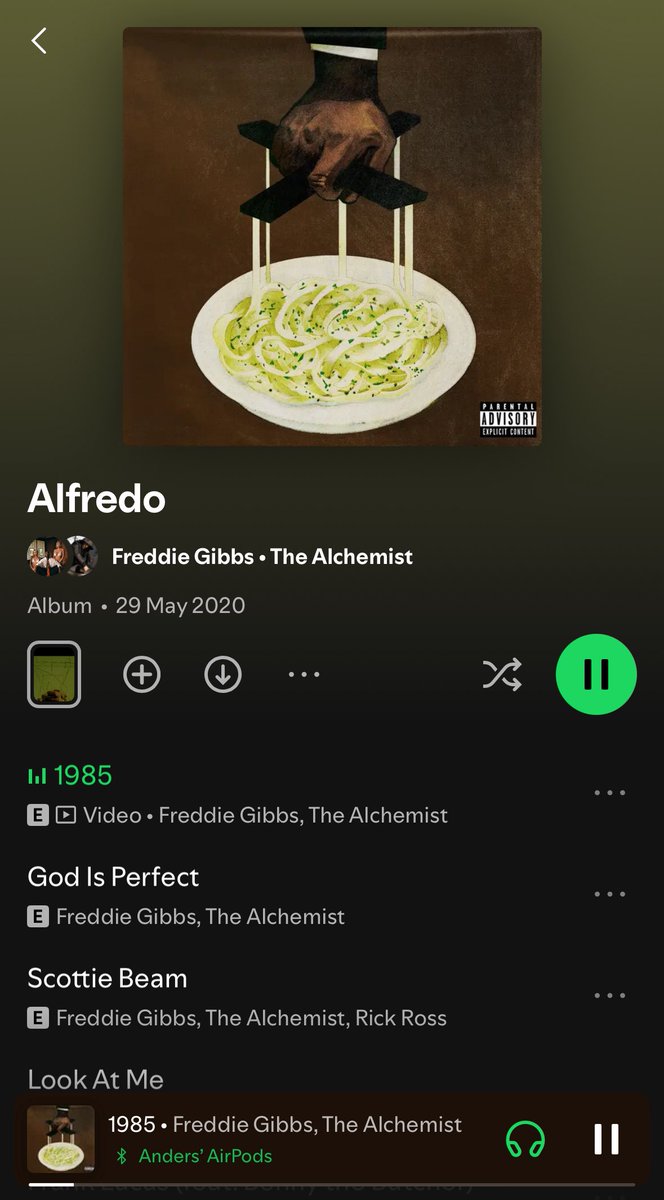 onabenchinCI's tweet image. No shade but why’s a “music enthusiast” with over 6k followers just now listening to Alfredo?