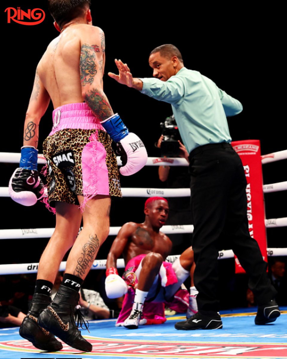 Coming up on #Radio2000 6-7pm...We'll get an update on the severity of Gabriela Salgado's injury suffered in the #WAFCON2024 semi-finaldefeat to Nigeria. We'll also look back at last weekend's big boxing fights for SA boxing as Cafu and Lerena lost their title bids.....#GameOn 🥊