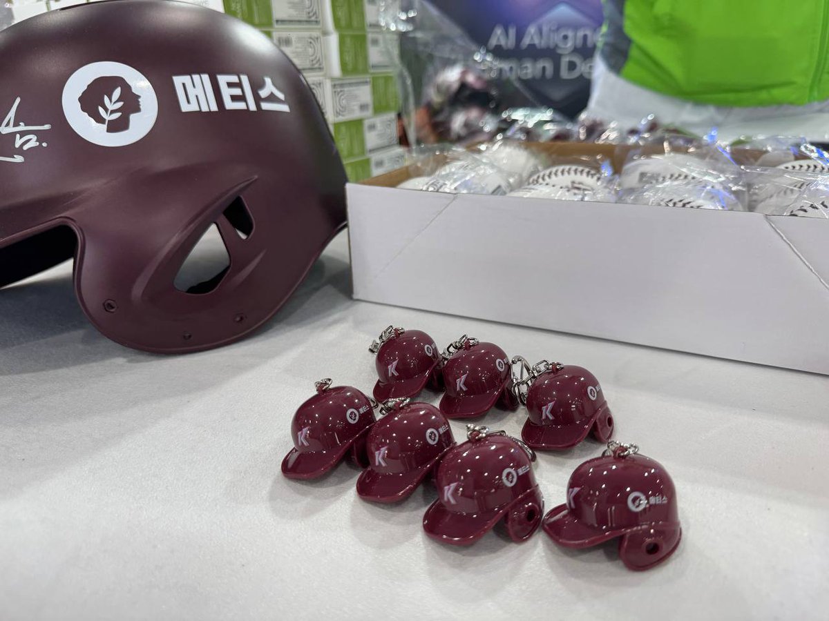 MetisL2's tweet image. Live from the Gocheok Dome today! 🇰🇷
Metis Co-Founder @kevinliub threw a pitch as the Kiwoom Heroes took on the Lotte Giants.
Let’s play ball⚾️