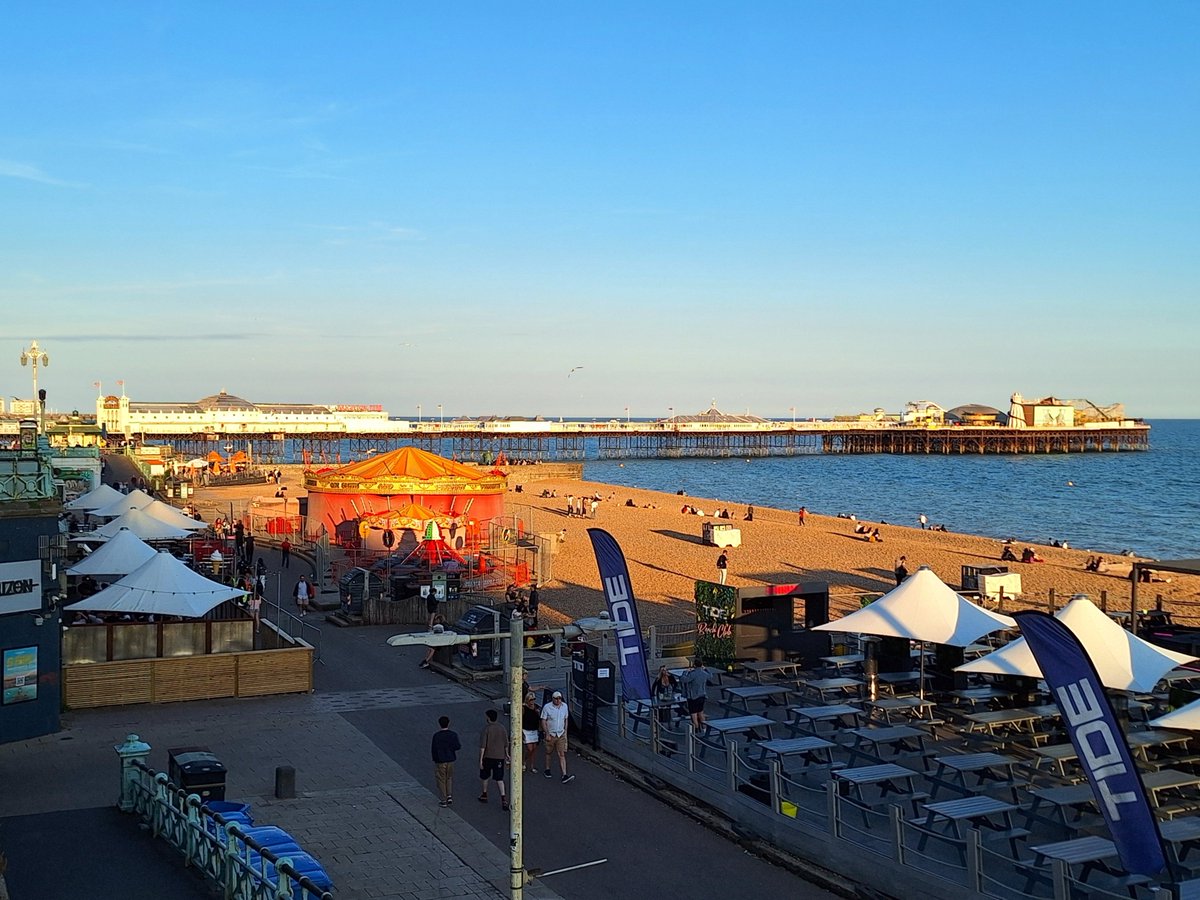 AdamWittekTV's tweet image. Ultimate wrestling showdown of Human 💪 vs AI 🦾 hosted by @Voicefox_Agency and @Shakasonic

I let you guess who prevailed! 🏆
And who ate more than one #Voicefox cupcake. 🤤

#DevelopBrighton #GameActor #VideoGameActor #MotionCapture #Mocap #PerformanceCapture #Pcap #BaftaMember