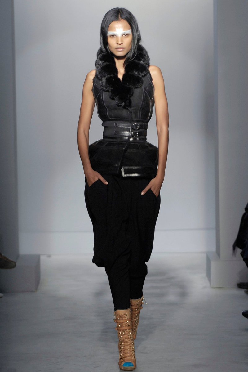 solliuv's tweet image. liya kebede at balenciaga FW07