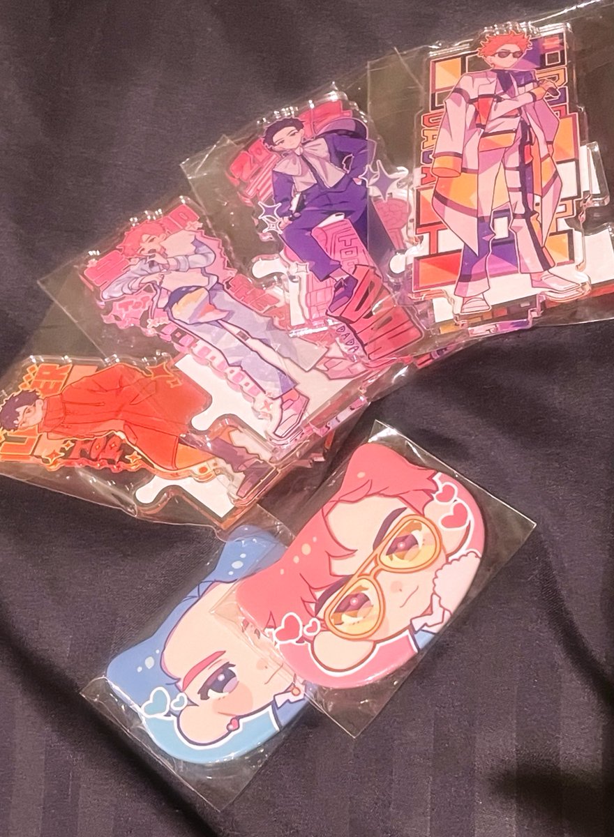 gdtop1_'s tweet image. ねんがんおさかなちゃんにやっと会えた🥹🐟初めてあったとは思えないくらいワチャワチャ喋って、ずっとずっと会いたかったから本当に嬉しいよ😭
無事タプさんも受け取りました🥹私もアクスタ届いたらすぐ送るね💝
ありがとう💕︎💕︎猫缶バもアクスタも全てが本当に可愛い✨