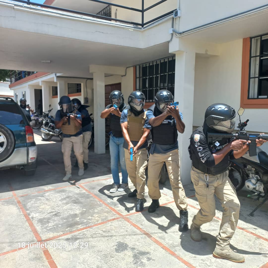 #Securite | Du 14 au 19 juillet, l’ambassade de France a organisé en étroite collaboration avec l’Organisation des États Américains #OEA des sessions de formation au profit du bureau des affaires financières et économiques #BAFE et du Bureau de lutte contre le trafic de