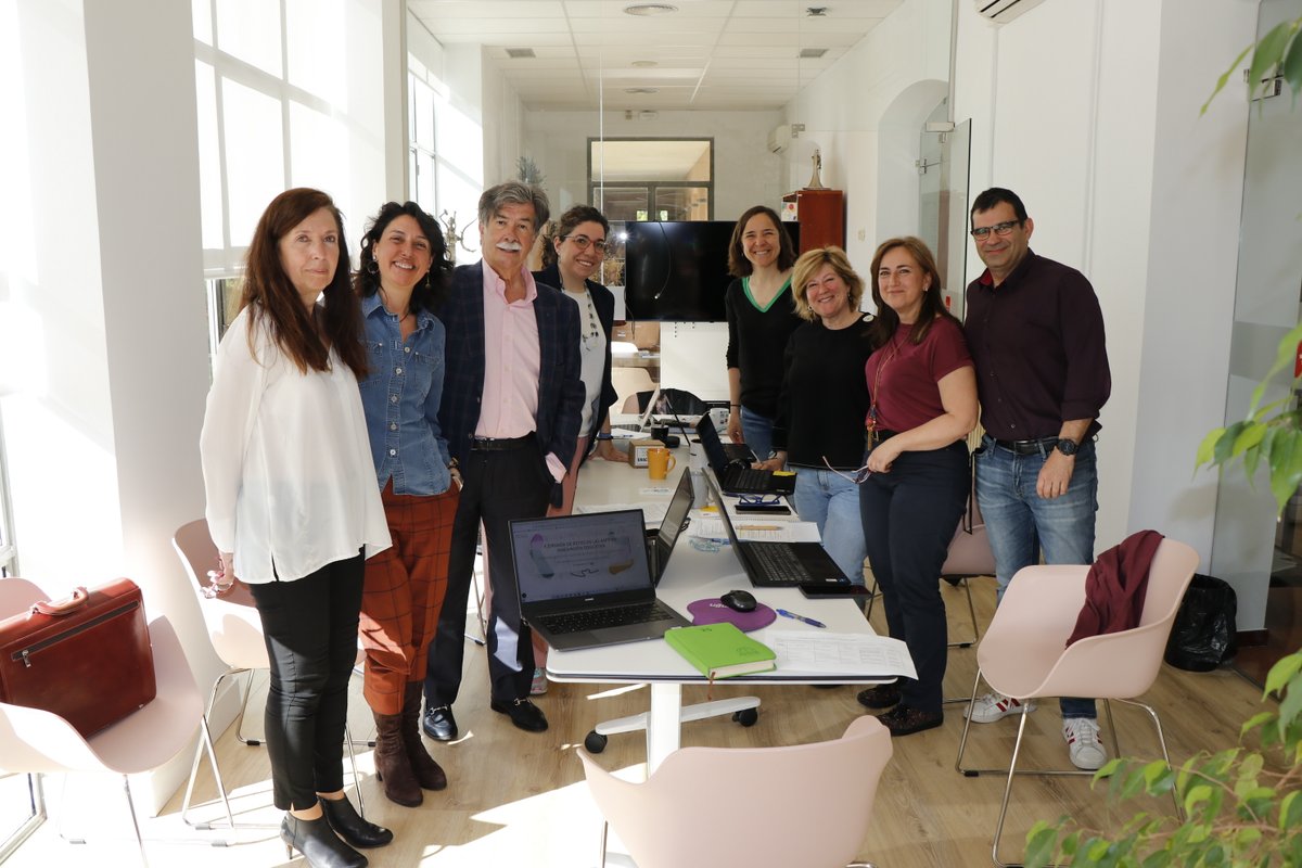 Lwena7's tweet image. "Lo importante no es el yo. Lo importante es el tú, los otros" @JavierUrraLIBRO
No te pierdas la entrevista a Javier Urra en Revista #DBTS15 #ConsejoEscolarCM @educacmadrid
educa2.madrid.org/web/revistadeb…
