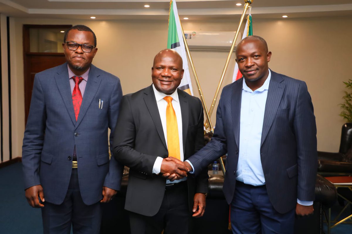 BarasaFernandes's tweet image. Welcomed Rev. Dr. Kenneth Adiara, the General Superintendent of the Pentecostal Assemblies of God Kenya (PAG-K), during a courtesy call to my office this evening. I appreciate the strong and collaborative relationship between the County Government of Kakamega and the Church.