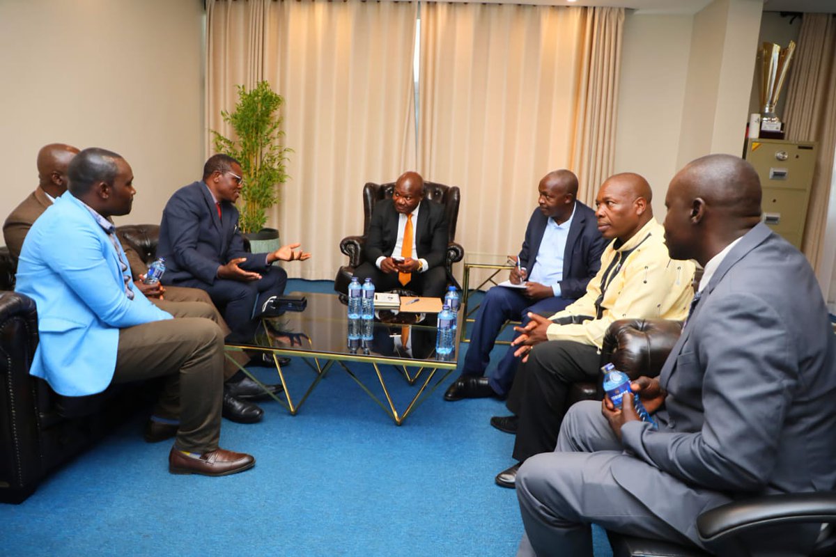 BarasaFernandes's tweet image. Welcomed Rev. Dr. Kenneth Adiara, the General Superintendent of the Pentecostal Assemblies of God Kenya (PAG-K), during a courtesy call to my office this evening. I appreciate the strong and collaborative relationship between the County Government of Kakamega and the Church.