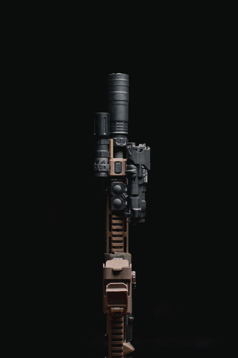 ModliteSystems's tweet image. HANDGUARD MGMT | Clean, intuitive ergonomics means more focus on the task at hand. All devices and switches reachable and tactile. All in a quiet, compact package. #modlite #modularisbetter