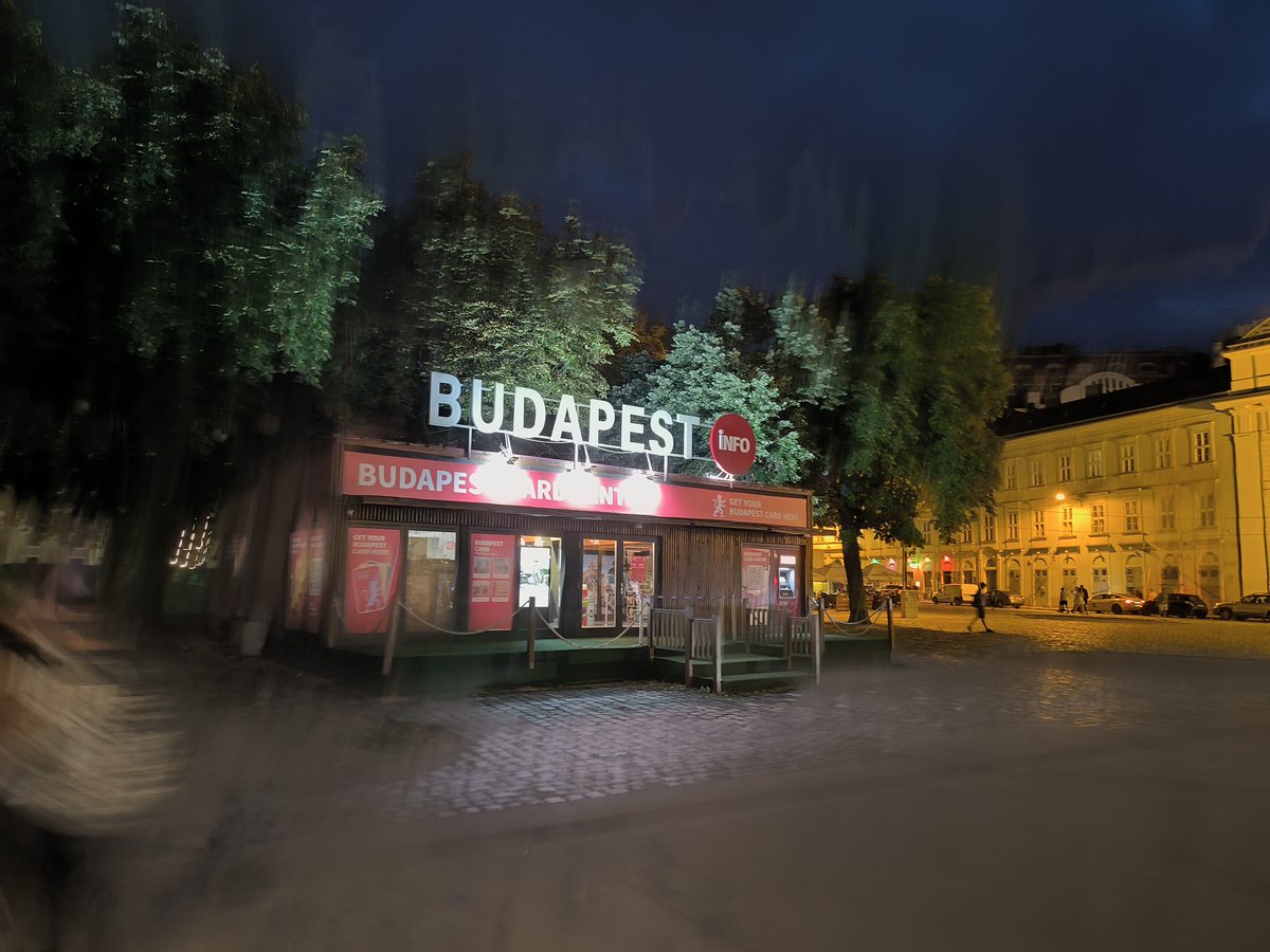 xMaccabix's tweet image. In unrelated news going through photos of Budapest I discovered I have quite an arty one that I have entitled
"take quick snap as I walk past so I can refer to the photo so I know where to catch the airport bus from"