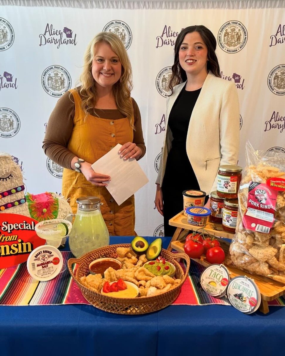 DiscoverWI's tweet image. Are you a Wisconsin business owner?

What makes Wisconsin businesses so special? It’s the pride, the handshake, and the story behind every product. Now’s your chance to share YOUR story by joining Something Special from Wisconsin!

Learn more: bit.ly/4m8EfM0