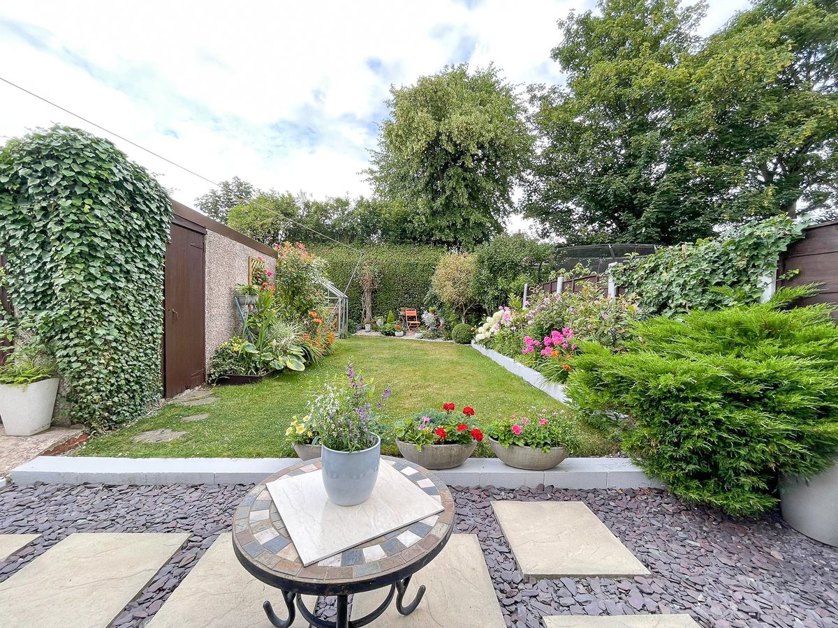 📣 NEW LISTING🏡 FOR SALE ❗ 

📍 Brinnington Road, Stockport
💸 Offers Over £250,000 
🛌🏻 3 Bedroom Semi-Detached.

KEY FEATURES: 
- REFURBISHED 
- WELL PRESENTED
- DRIVEWAY &amp; DETACHED GARAGE
- REAR GARDEN

☎️ okt.to/x2IHqR

☎️ 0161 494 9595