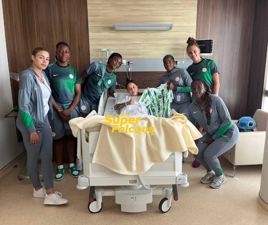 official_micolo's tweet image. Some members of the Super Falcons 🇳🇬 squad paid a visit to South Africa’s Gabriela Salgado 🇿🇦, who suffered an horrific injury during the semi final match.
Wishing her a quick recovery 🙏🏾
#TotalEnergiesWAFCON2024