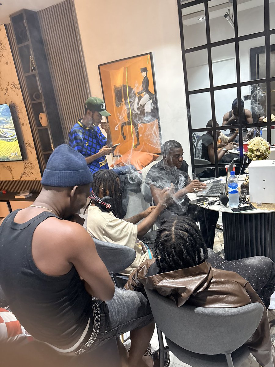 exceed042's tweet image. Dropping my first Track of the year on 25th this month 
Y’all support will definitely go a long way ❤️🖤