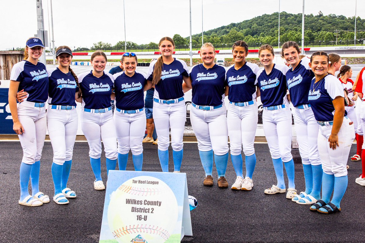 NWBSpeedway's tweet image. Small-town softball. Big-time stage. 🥎
Scenes from the Tar Heel League Regional Softball Championship Opening Ceremonies.