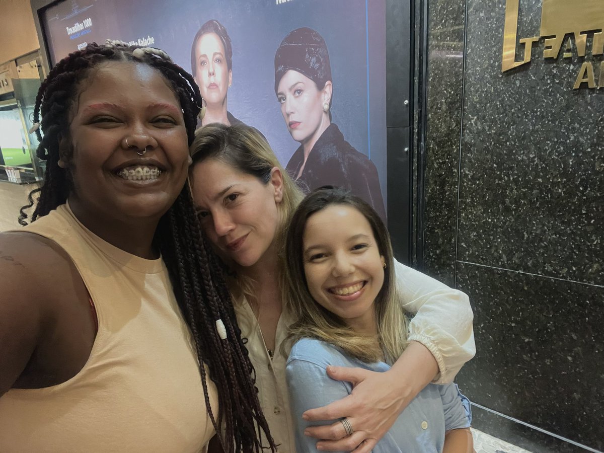 capshawxxx's tweet image. já passamos muito perrengue juntas pra ver natalia lage, agora estou ansiosa pro nosso perrengue pela gaga. Te amo muito, irmã. 🤍 @hyatwelI