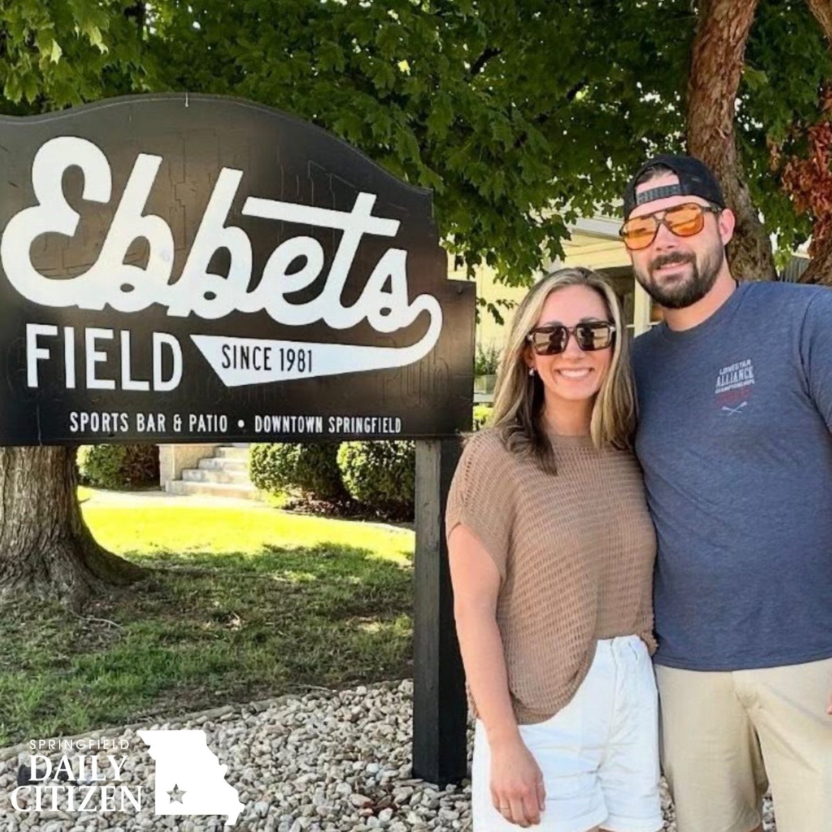 sgfcitizen's tweet image. Walnut Street favorite Ebbets Field is returning in 2026. @RyanRCollins reports Sydney and Jerrad Davis have closed on the property and business, and plan to open the restaurant in a nostalgic spirit.
Read it: sgfcitizen.org/economy-growth…