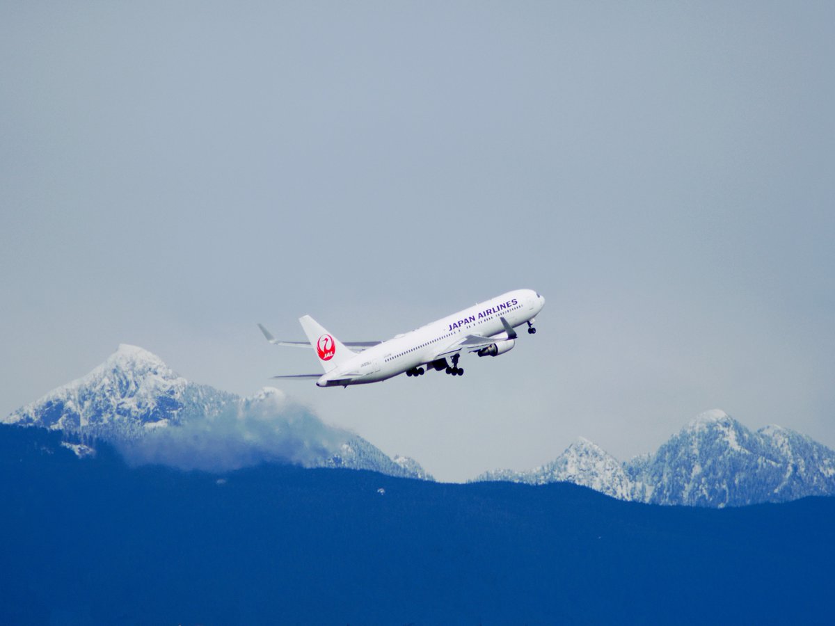 WTTC's tweet image. โ๏ธ๐ฏ๐ต WTTC Member, @JAL_Official_jp is leading the charge in sustainable aviation.
As part of their โFry to Flyโ initiative, JAL operated a flight from Kansai to Shanghai using SAF made from used cooking oil collected across Japan. โป๏ธ๐ข๏ธ
Learn more ๐ bit.ly/4loAVfL