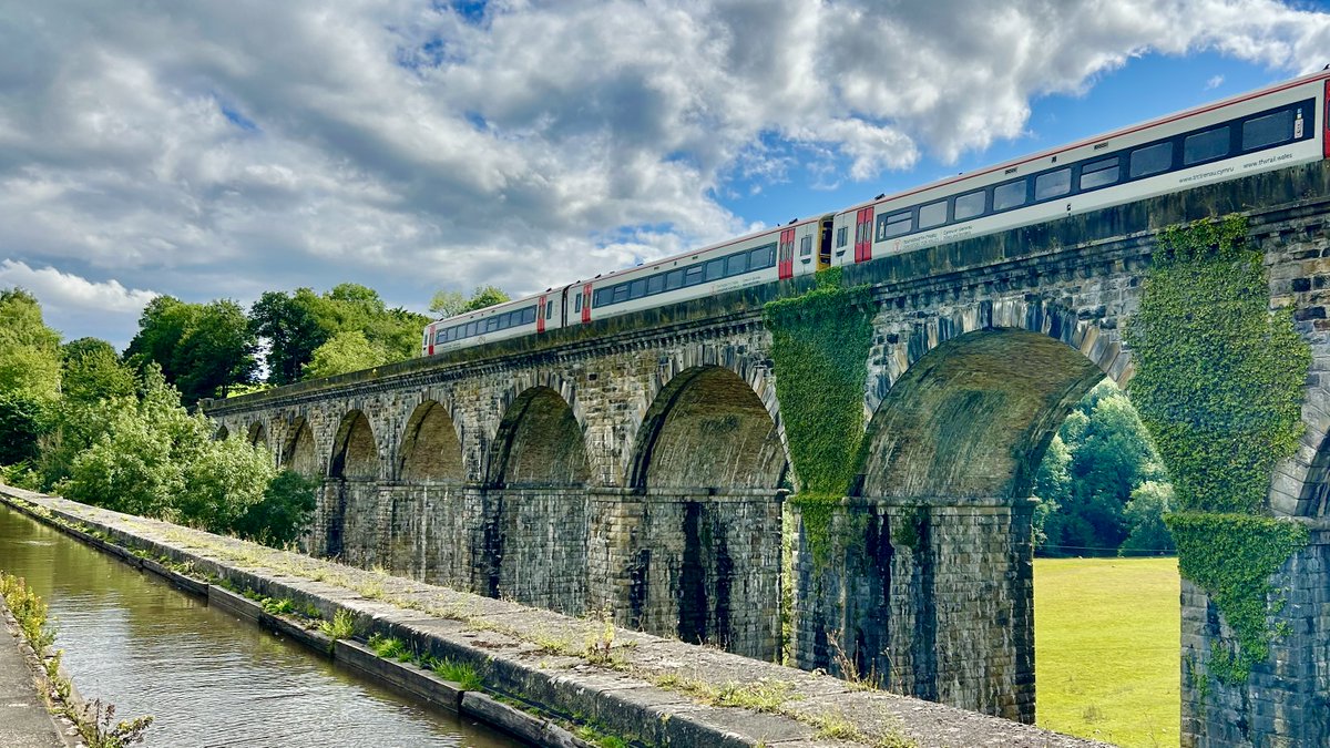 sort_of_dan's tweet image. The top of Chirk Viaduct. Spanning the border of England & Wales we've all seen the twins crossing the valley, but have you ever seen it trackside?