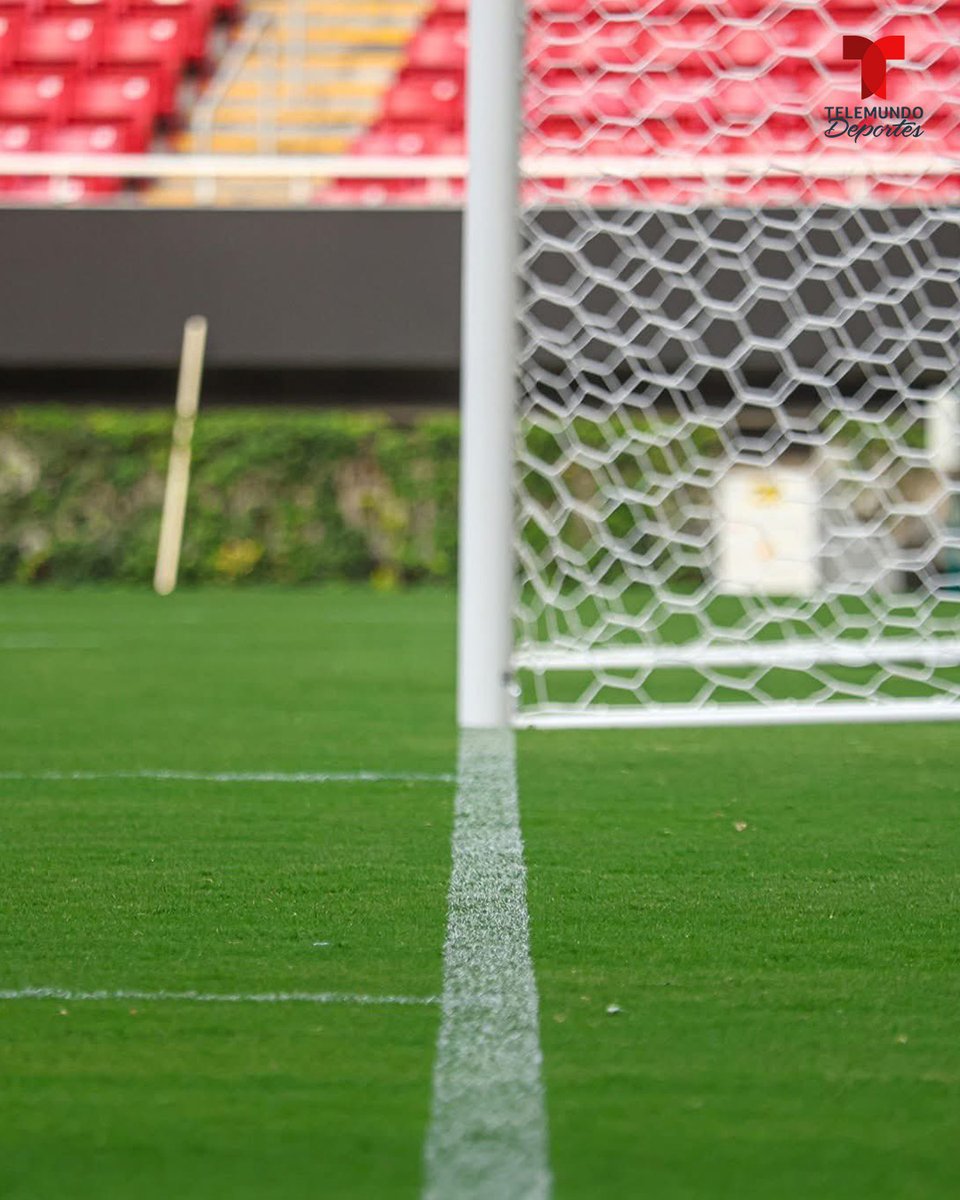 TelemundoSports's tweet image. ¡Así luce el nuevo pasto del Estadio Akron! 🌱
🏟️ ⚽ La casa de Chivas está casi lista para su debut como local en el Apertura 2025.
¿Estás listo para ver al Rebaño en su nueva casa?👀
📺 Este sábado no te pierdas el Chivas vs San Luis a las 7 pm ET / 4 pm PT por Telemundo.…