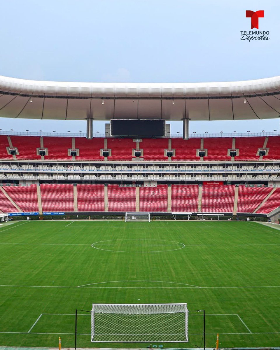 TelemundoSports's tweet image. ¡Así luce el nuevo pasto del Estadio Akron! 🌱
🏟️ ⚽ La casa de Chivas está casi lista para su debut como local en el Apertura 2025.
¿Estás listo para ver al Rebaño en su nueva casa?👀
📺 Este sábado no te pierdas el Chivas vs San Luis a las 7 pm ET / 4 pm PT por Telemundo.…