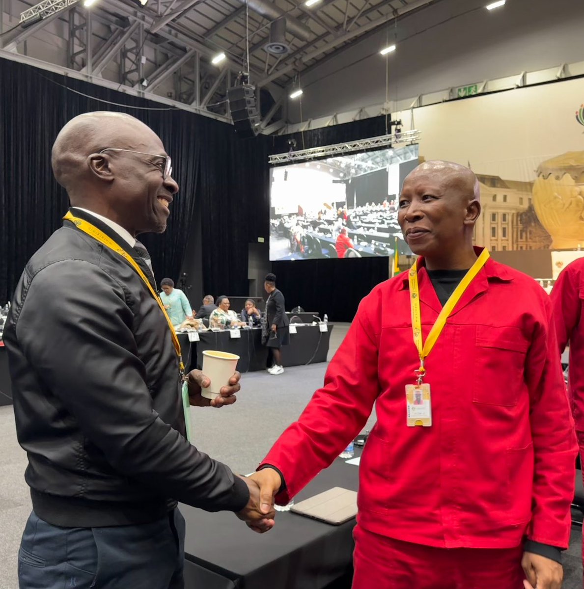 SixoGcilishe's tweet image. President @Julius_S_Malema congratulating Dr Malusi Gigaba on his achievement ❤️