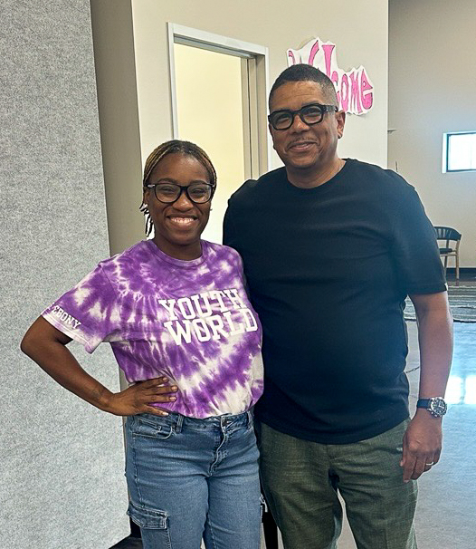 KAIenterprises's tweet image. Last week, KAI's Darren James spoke to future leaders at Youth World Summer Camp in Dallas about purpose, values & dreaming big.
He shared project insights and inspired students—including one future architect & another who sketched him live!
#TransformingCommunities #GiveBack