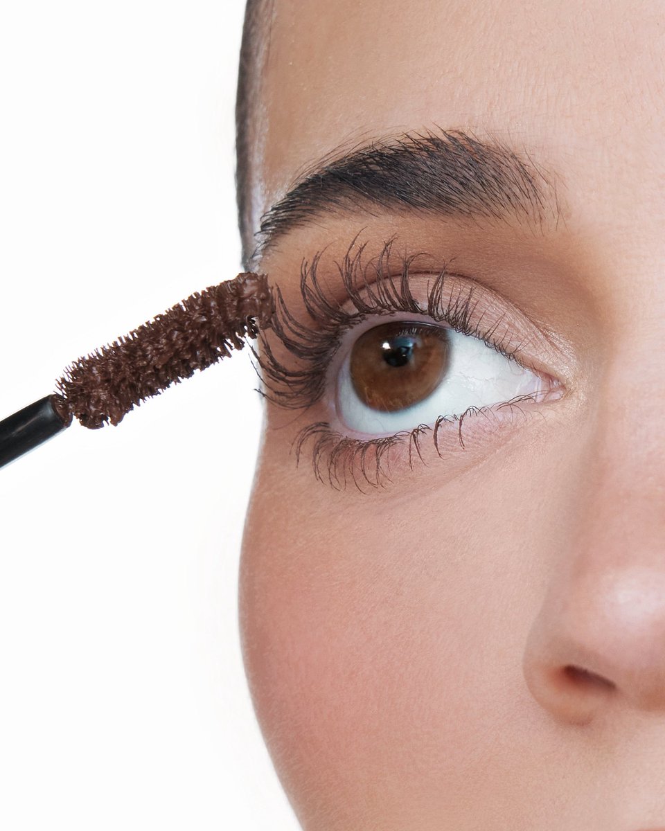 our NEW kylash in true brown is here 🤎 the same lash-lifting, curl-holding, volumizing formula you already love now in a rich brown shade that brings softness and dimension to every lash 👁️ available now on kyliecosmetics.com!⁠