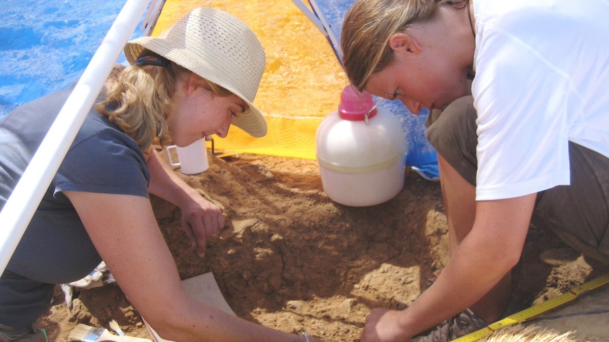 midgov's tweet image. 🗓️ 2 FREE archaeology events in Dalkeith this Aug!
🔍 Intro to Archaeology: 2 Aug, 1:30–3:30pm @ One Dalkeith
🪨 Big Dig Dalkeith: 5–12 Aug, 10am–4pm @ Newbattle Abbey
Fun for all ages—no experience needed! Just turn up.
education@archaeologyscotland.org.uk
#FreeEvent #Dalkeith