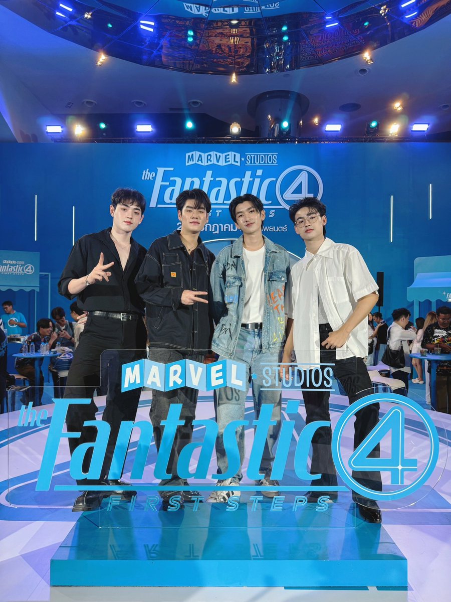 จบลงไปแล้วกับงาน THAILAND GALA PREMIERE THE FANTASTIC 4 💙 

ณ พารากอนซีนีเพล็กซ์ ชั้น 5 สยามพารากอน วันนี้

ขอบคุณแฟนคลับทุกๆคนที่มาให้กำลังใจ “กาด” , “ซัน” , “เพิร์ธ” และ “กฤติน” หนุ่มๆทั้ง 4 คนด้วยนะคะ 

#TheFantasticFourTH  
#kadploysupa 
#ravisut_son 
#level8ent_
