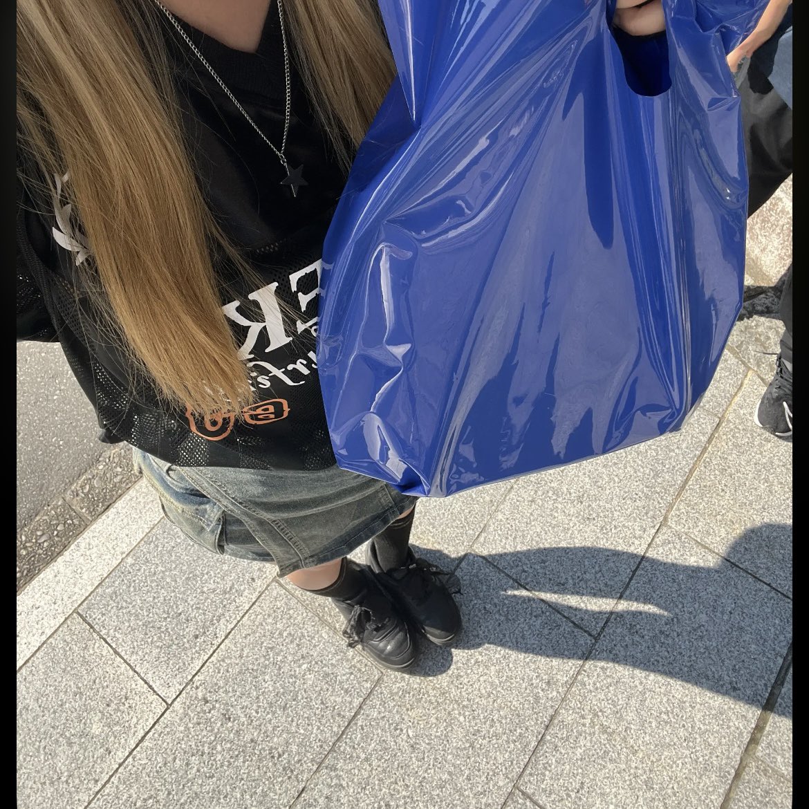 実は楽しみすぎて物販だけ行ってきた🚗³₃お目当てぜーーんぶ買えて大満足でバイトへGO😆ライブの次の日テストだから午前はがんばって勉強するーー՞߹ - ߹՞