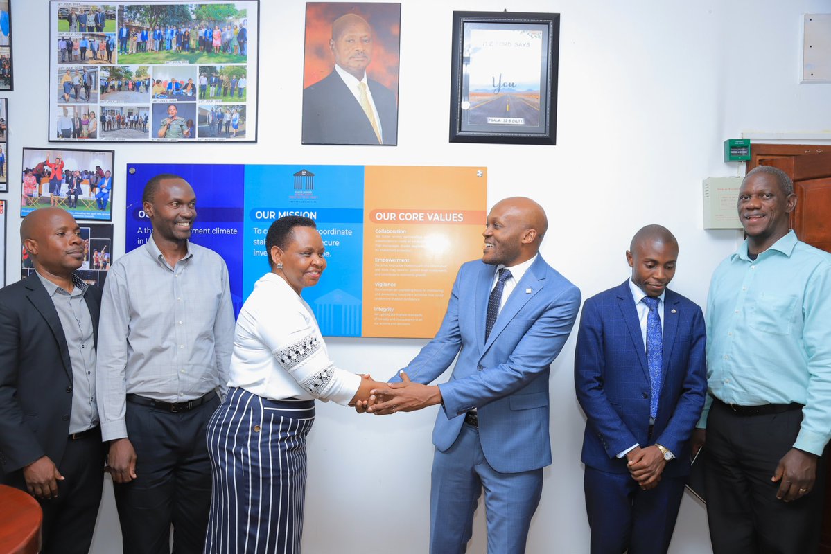 ShieldInvestors's tweet image. Today, we were honored to welcome Eng. James Kasigwa, the Executive Director of @UNBSug, for an exploratory visit aimed at boosting the investment ecosystem.
Hosted by Col @edthnaka, Head of Unit, the visit featured productive discussions focusing on strategies to streamline…