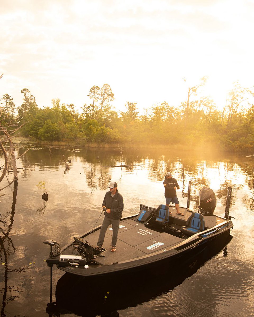 MinnKotaMotors's tweet photo. Early morning hog chasin' 🤙 #MinnKota #UltrexQUEST https://t.co/UZSpccMgVs
