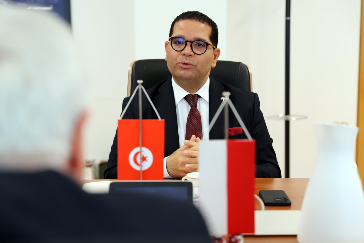 MI_GOV_PL's tweet image. 🇵🇱✈️🇹🇳 Polska-Tunezja: ku nowym połączeniom lotniczym i współpracy transportowej
Wiceminister @LasekMaciej spotkał się z Ambasadorem Tunezji, Taoufikiem Chebbi. Rozmowy dotyczyły przede wszystkim rozwoju bezpośrednich połączeń lotniczych oraz rozpoczęcia współpracy w zakresie…