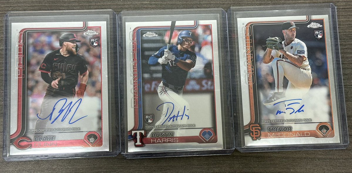 AlchemistCardz's tweet image. 3 hobby boxes in of 2025 @Topps chrome. I’m on FIRE 🔥🫠