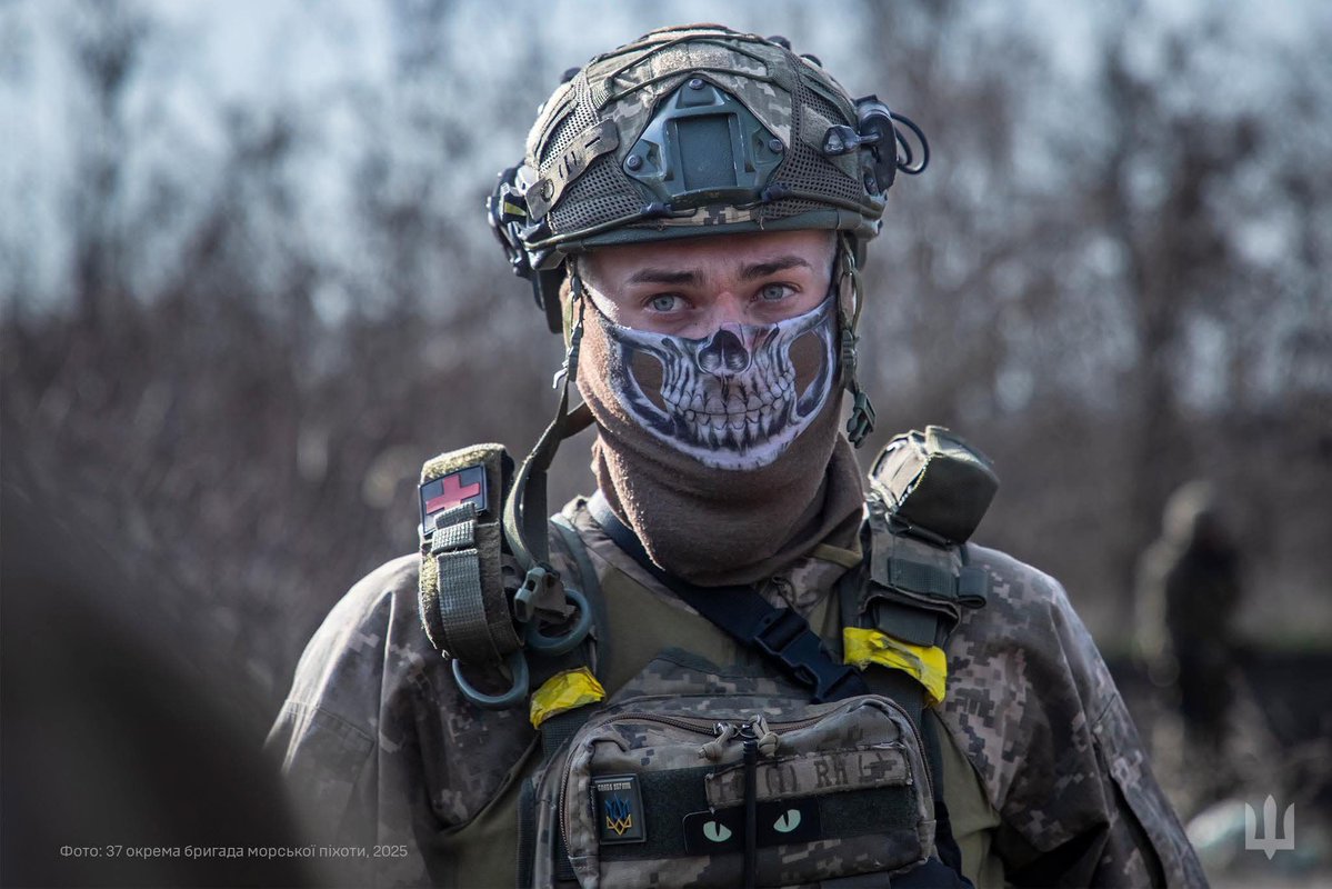 GeneralStaffUA's tweet image. 🇺🇦🔱 Відомий латинський вислів стверджує, що вдача посміхається сміливим.
За кожним з цих обличь та сотнями інших морпіхів – справжня сміливість, незламна воля та відданість Україні.
Комунікаційний підрозділ 37 окремої бригади морської піхоти