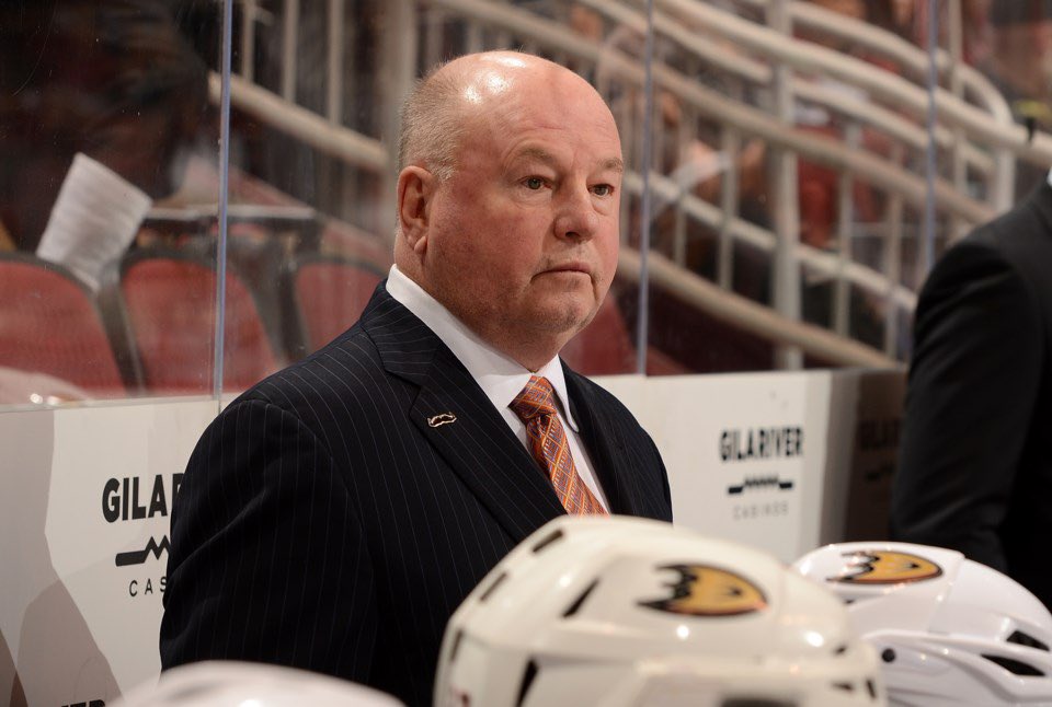 AllanLy5's tweet image. Former NHL head coach Bruce Boudreau believes new NCAA hockey rules are ‘going to completely ruin everything’
💻: sportscage.com/centerpiece/fo…
#NHL | #CHL | #NCAA