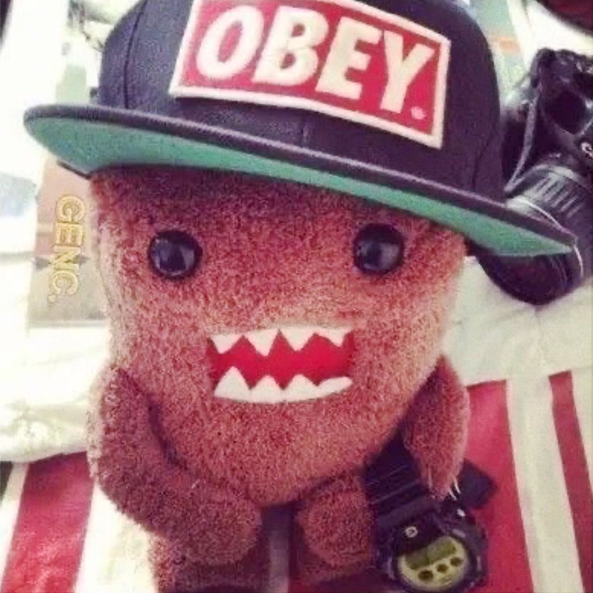 sicknire's tweet image. hoje acordei me sentindo meio oppa gangnam style mustaches estampa de galaxia nyan cat starbucks