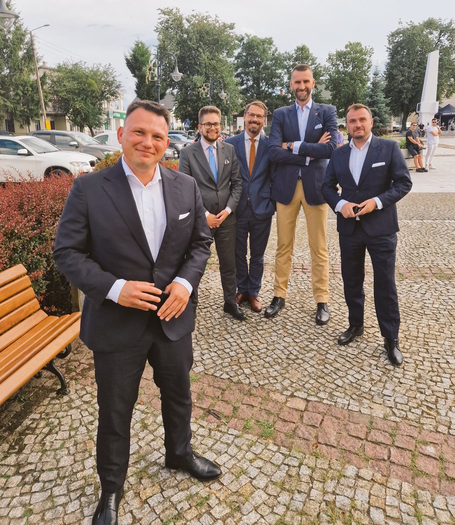 Marcin Możdżonek (@marcinmozdzonek) on Twitter photo Pozdrawiamy z Korycina🤗
<a href="/SlawomirMentzen/">Sławomir Mentzen</a>
<a href="/BBochenczak/">Bartosz Bocheńczak</a>
<a href="/placzekgrzegorz/">Grzegorz Płaczek</a>
<a href="/WMachulski/">Wojciech Machulski</a> Pozdrawiamy z Korycina🤗
<a href="/SlawomirMentzen/">Sławomir Mentzen</a>
<a href="/BBochenczak/">Bartosz Bocheńczak</a>
<a href="/placzekgrzegorz/">Grzegorz Płaczek</a>
<a href="/WMachulski/">Wojciech Machulski</a>