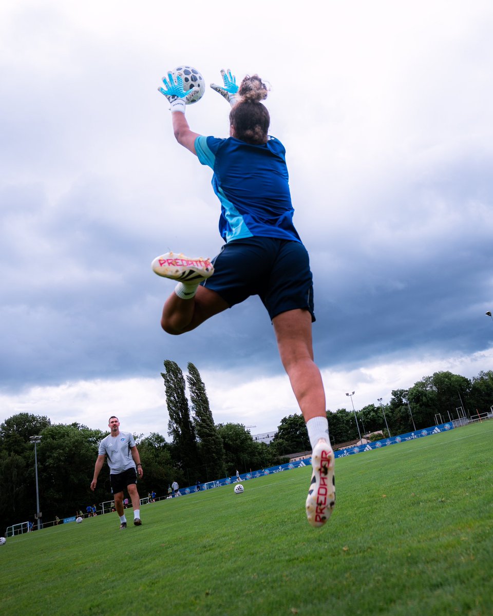 RCSA_Feminines's tweet image. Nos gardiennes à l’œuvre ! 🧤
#ArkemaPL
