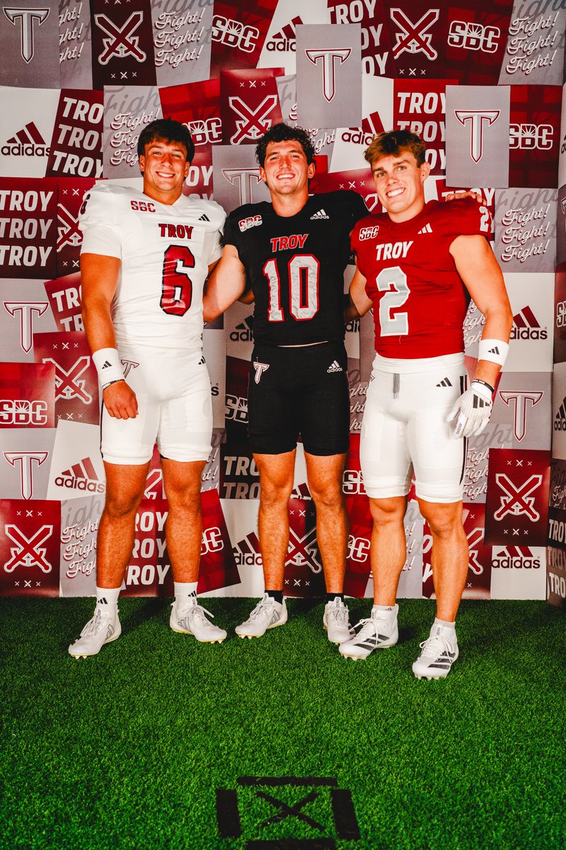 TroyTrojansFB's tweet image. You know it's almost 𝙏𝙃𝘼𝙏 time when these pics drop 📸
Fall camp ... ☝️ week away!!