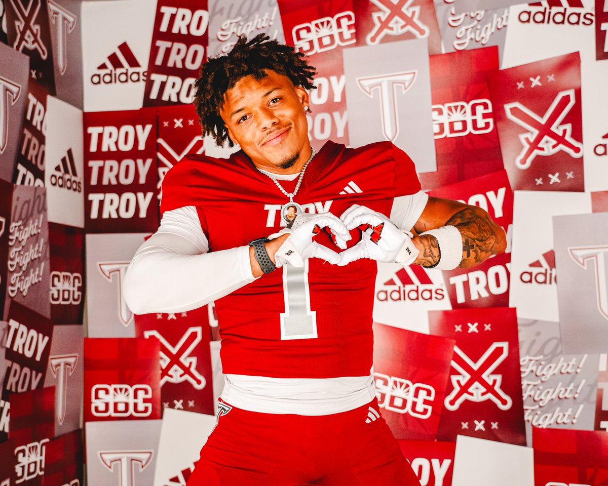 TroyTrojansFB's tweet image. You know it's almost 𝙏𝙃𝘼𝙏 time when these pics drop 📸
Fall camp ... ☝️ week away!!