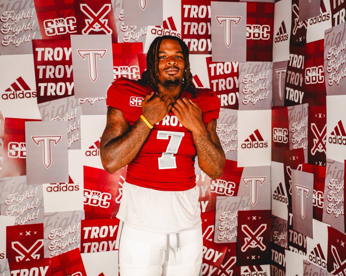 TroyTrojansFB's tweet image. You know it's almost 𝙏𝙃𝘼𝙏 time when these pics drop 📸
Fall camp ... ☝️ week away!!