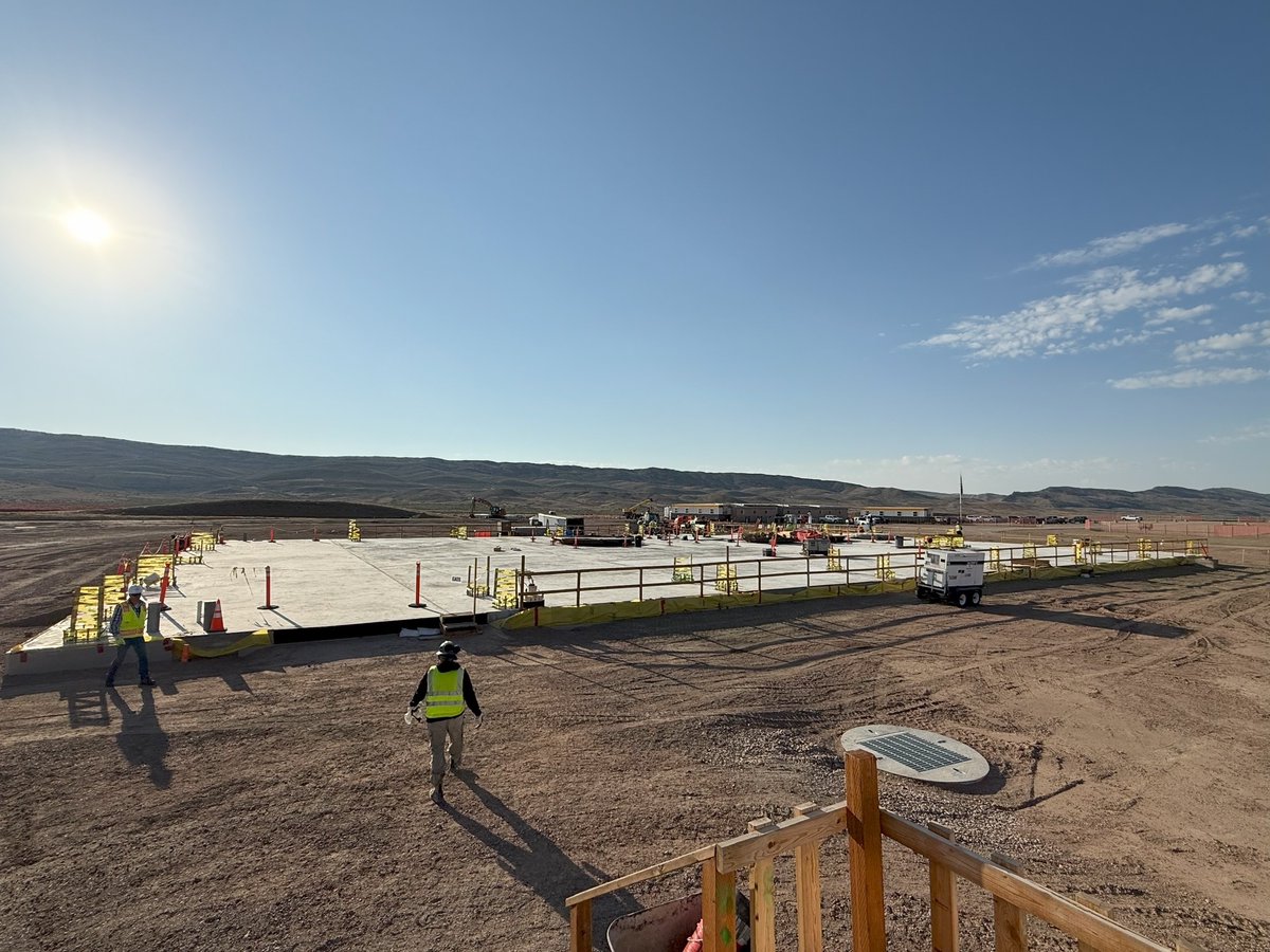 TerraPower's tweet image. 🔔Construction Milestone🔔The Sodium Test and Fill Facility (TFF) foundation is now complete. The TFF will be used to test and demonstrate the performance of equipment prior to operations in the Natrium® plant. With work being done on the ground every day, our team is paving the…