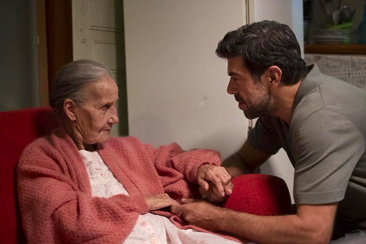philippe_rouyer's tweet image. À 21h sur @ARTEfr «Nostalgia» est un film magnifique de Mario Martone qui avait fait l’événement à #Cannes2022. Le protagoniste incarné par le génial Pierfrancesco Favino revient à Naples 40 ans après. Le spectre de la Camorra et le retour de son passé entrechoquent ses souvenirs