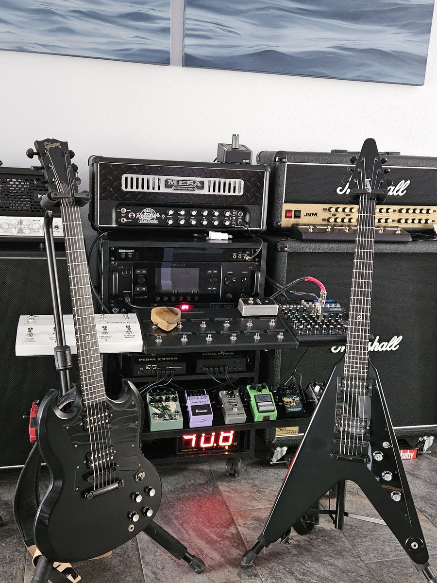 wheeltrader1's tweet image. 2003 Gibson Gothic SG 
1998 Gibson Gothic flyingV👇