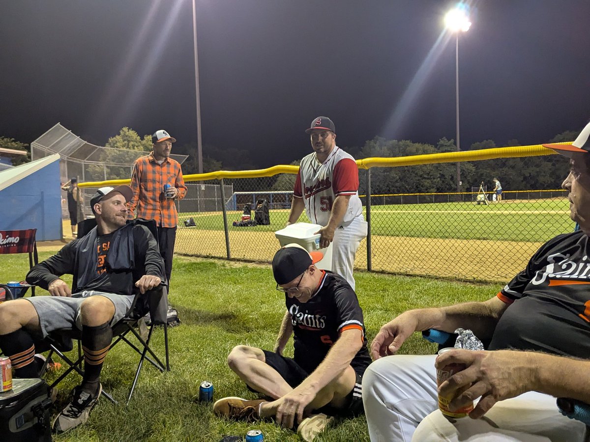 Jeff Swans⚾️n (@jeffswanee) on Twitter photo <a href="/MetroSaints/">South Metro Saints</a> <a href="/stpaulsenators/">St. Paul Senators</a> <a href="/ESHill2/">Erik Hill</a> <a href="/TheTooth00/">The South Metro Sinner</a> Don't forget 3 double plays, some running catches, and a SuperMike Jensen unbelievable diving catch to squeak past a scrappy Tuesday night Senators squad. Plus this fine gent that shared his beer with us. ⚾💯 <a href="/MetroSaints/">South Metro Saints</a> <a href="/stpaulsenators/">St. Paul Senators</a> <a href="/ESHill2/">Erik Hill</a> <a href="/TheTooth00/">The South Metro Sinner</a> Don't forget 3 double plays, some running catches, and a SuperMike Jensen unbelievable diving catch to squeak past a scrappy Tuesday night Senators squad. Plus this fine gent that shared his beer with us. ⚾💯