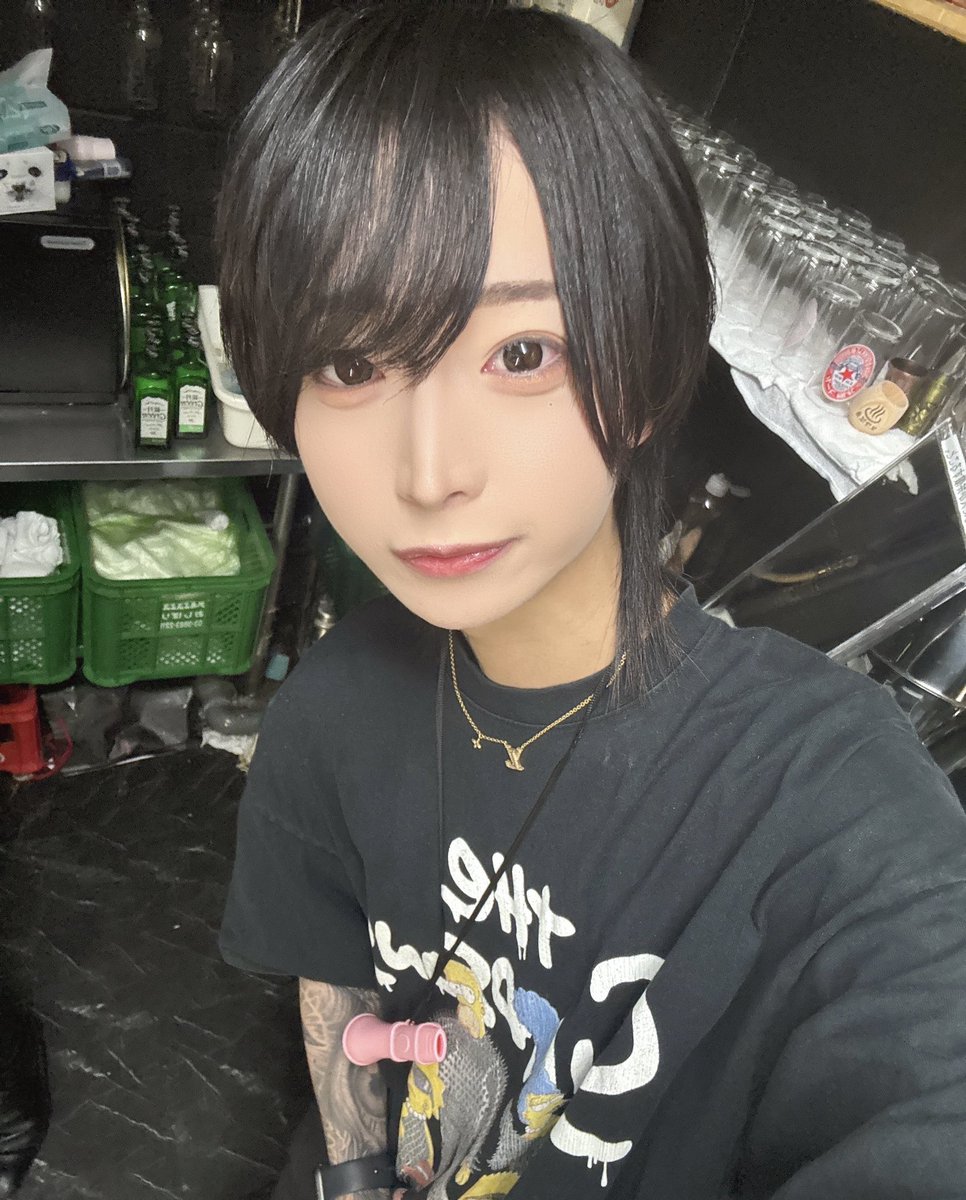 2卓ありがとうございました❣️♡

しかも内訳が初回指名と飲み直しと送り2卓最高すぎる🥲🥲🥲🥲🥲🥲🥲

法改正で言えないけどれおえぐすぎるて…
れおの事赤ちゃんライオンやと思ってたけど、今日はおっきい牙見せてきたな😳😳