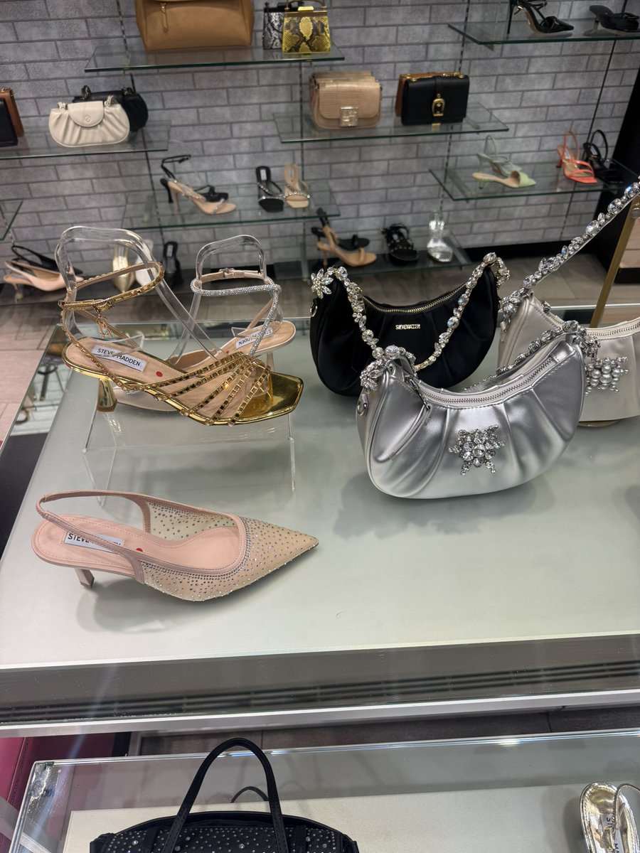 symply_zina's tweet image. Added some Steve Madden shoes and bags to my collection.