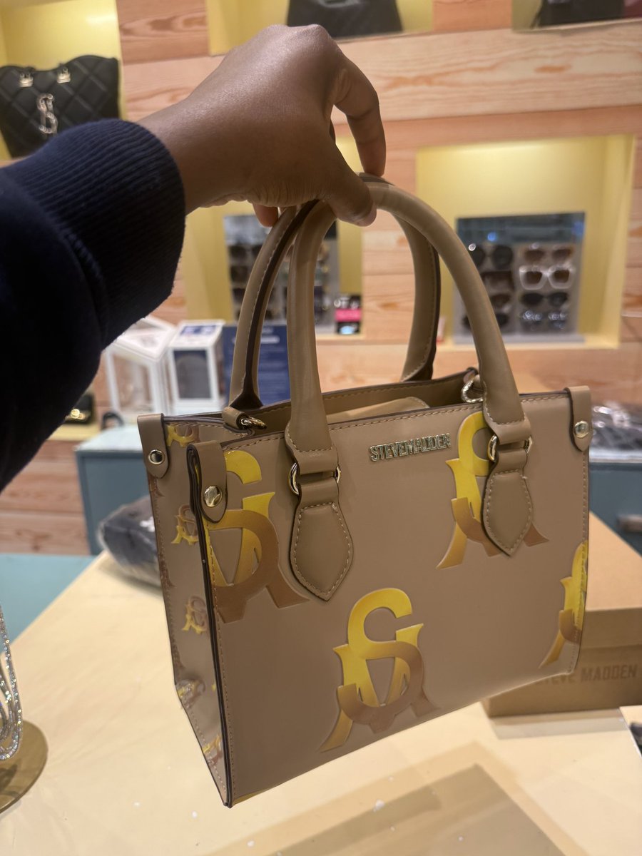 symply_zina's tweet image. Added some Steve Madden shoes and bags to my collection.