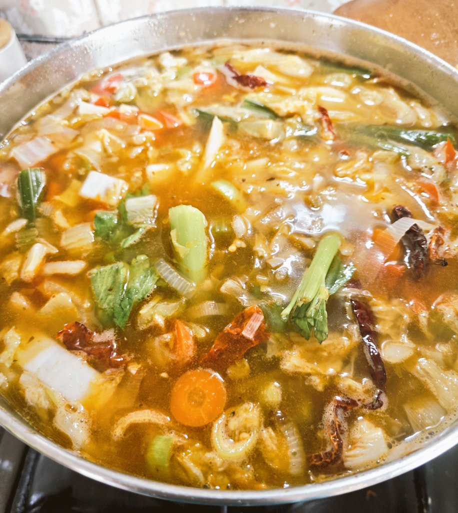 moi_violet's tweet image. Achtung Achtung bitte alle mal kurz leise sein hier entsteht SUPPE