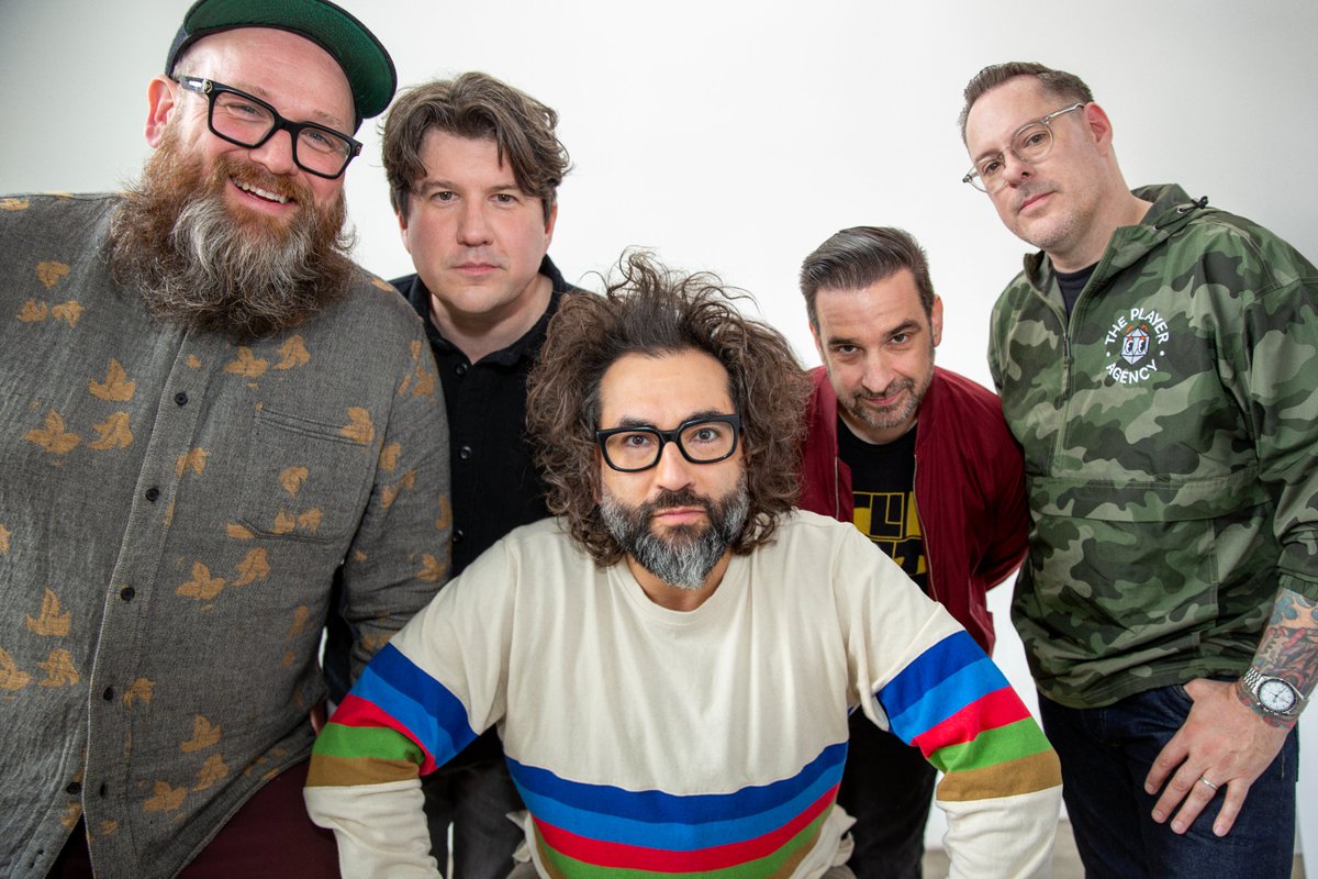 bringthenoiseuk's tweet image. .@MotionCityMusic have released a lyric video for their new single 'You Know Who The F*ck We Are' bringthenoiseuk.com/202507/news/vi…